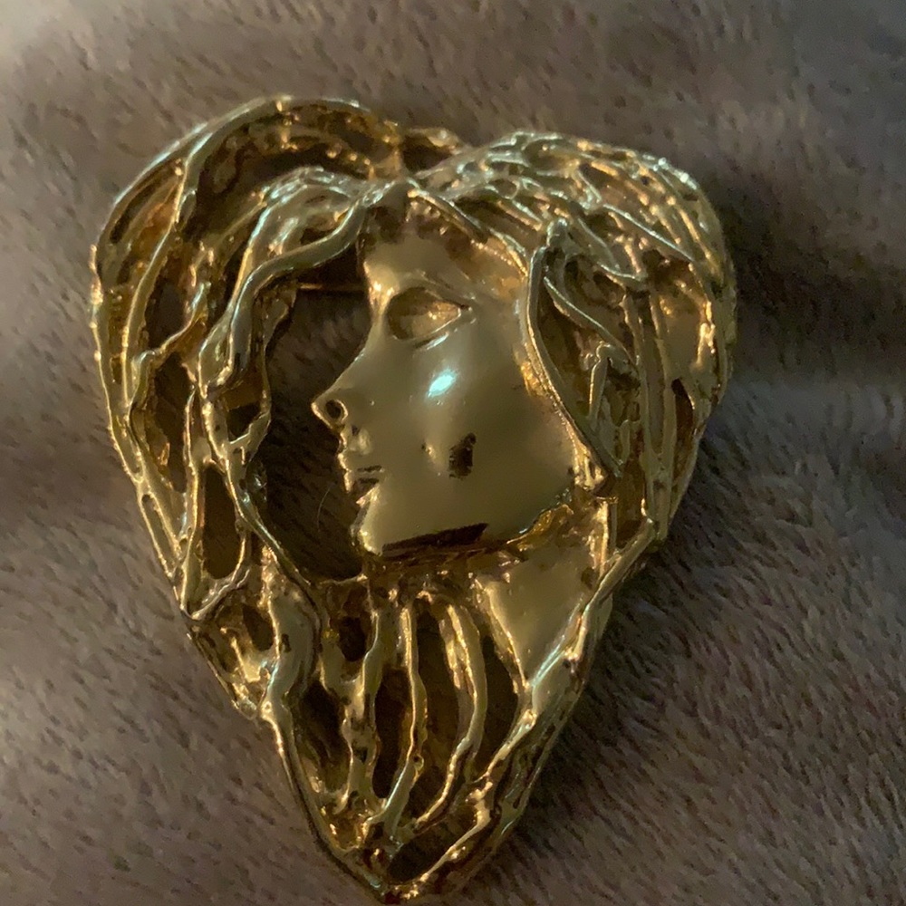 Vintage face brooch